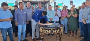 Suzano e Prefeitura de Ribas do Rio Pardo (MS) firmam parceria para fortalecer educação pública no município
