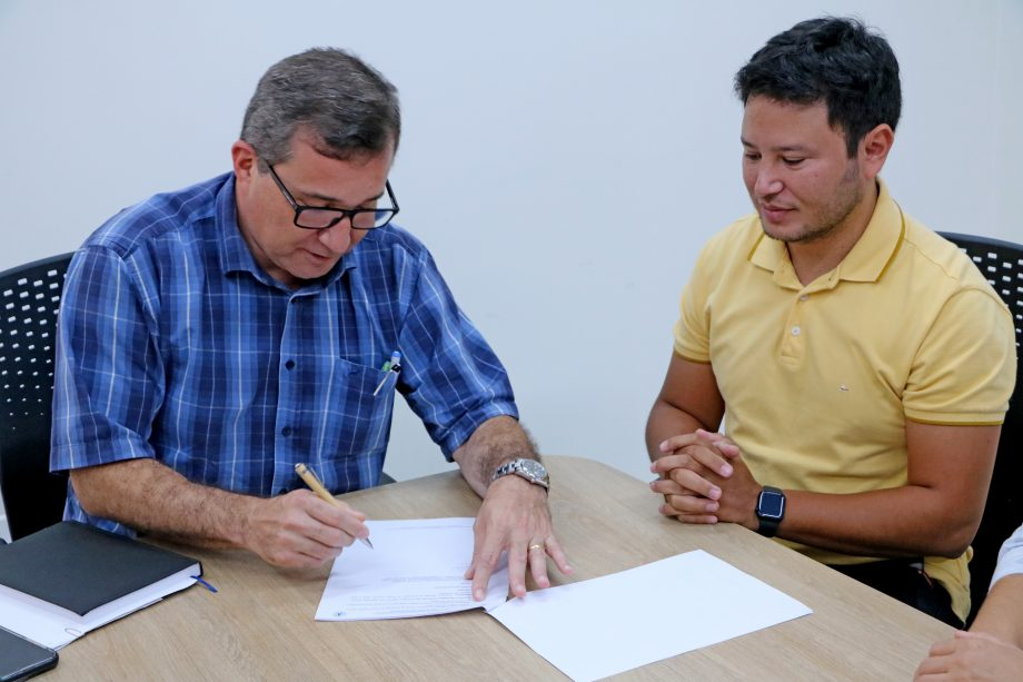 Prefeitura de Três Lagoas firma parceria com AEMS para oferecer cuidados psicológicos a idosos