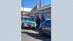 Menino de seis anos supostamente sequestrado estava no porta-malas do carro de seis pais Menino de seis anos supostamente sequestrado estava no porta-malas do carro de seis pais