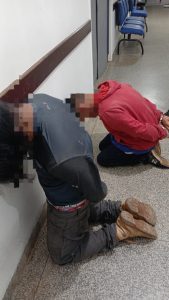 Policias Militar e Civil impedem furto em agencia dos Correios de Água Clara e prende autores, na madrugada desta segunda