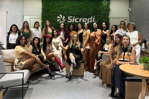 O Sicredi de Água Clara realiza a 3ª edição do Desfile da Mania de Jô, no Espaço Donas do Negócio: