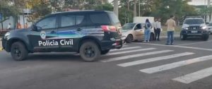 Homem é encontrado morto dentro de carro no centro de Três Lagoas Homem é encontrado morto dentro de carro no centro de Três Lagoas