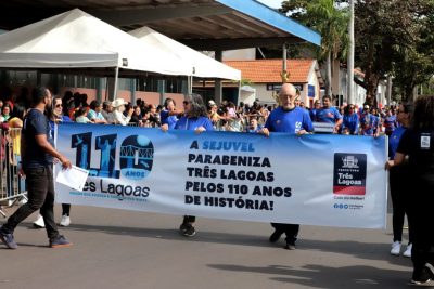 17_ELIASDIAS_2025DESFILE