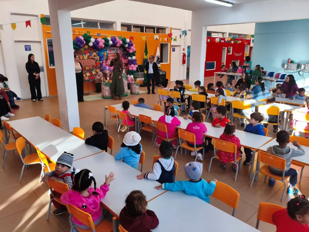 Aniversário de alunos em Castilho SP: Tradição já beneficiou mais de 300 crianças em 2025 1 niversário de alunos em castilho sp, festas escolares em castilho, comemoração de aniversários nas escolas de castilho, prefeitura de castilho educação, alunos rede municipal castilho, valorização da infância castilho, aniversário nas escolas castilho, educação humanizada castilho,
