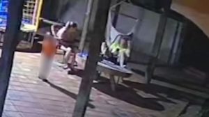 Criança de 2 anos m@ta a mãe ao manusear arma do pai que dispara acidentalmente, em MS Criança de 2 anos m@ta a mãe ao manusear arma do pai que dispara acidentalmente, em MS