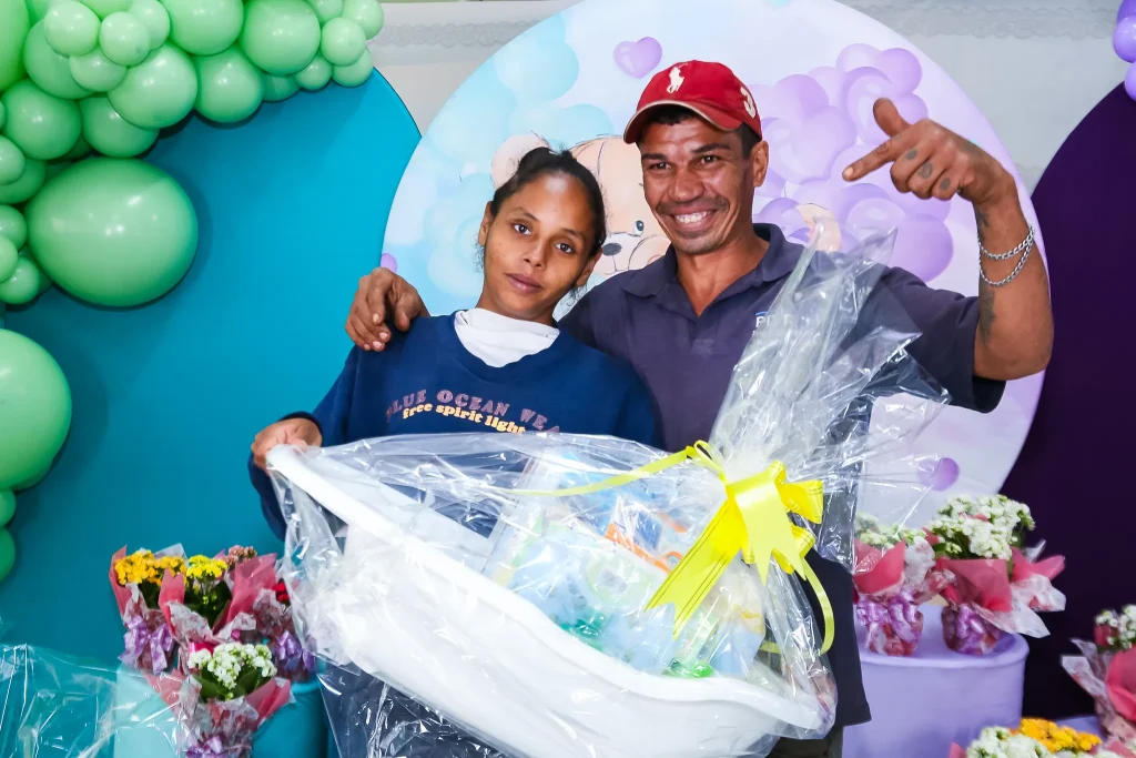 Kits bebê em Castilho SP: 30 gestantes são beneficiadas com enxoval completo em ação conjunta 5 kits bebê em Castilho SP, entrega de kits bebê em Castilho, gestantes Castilho 2025, CRAS Castilho, Fundo Social de Solidariedade Castilho, assistência gestantes Castilho, cuidados com gestantes em Castilho, apoio à maternidade Castilho, enxoval bebê Castilho SP, distribuição de kits para bebê em Castilho, infância protegida Castilho, gestante e pré-natal Castilho, cuidados com bebês Castilho SP, projeto social Castilho gestantes, entrega kits maternidade Castilho,