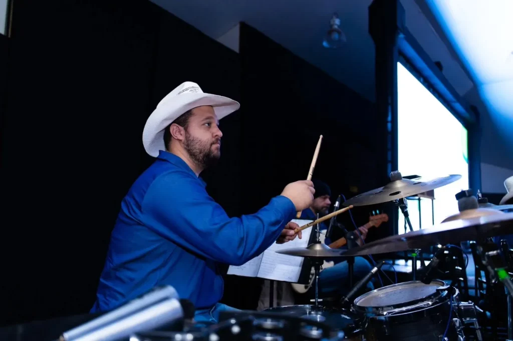 Orquestra de Violeiros de Castilho SP emociona público na SIPATR 2025 com mais de 40 talentos locais 4 Orquestra de Violeiros de Castilho SP, Orquestra de Violeiros, SIPATR 2025 Eldorado, cultura de Castilho, música caipira Castilho, Marcelo Careira, Ne Adono, SIPATR Três Lagoas, Orquestra Castilho SP, cultura Castilho SP,