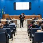 Jovens vereadores passam por capacitação sobre regimento interno, em Três Lagoas
