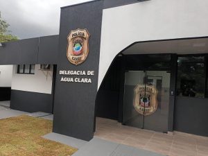 Polícia Civil de Água Clara recupera celular roubado e prende homem por tráfico e receptação Polícia Civil de Água Clara recupera celular roubado e prende homem por tráfico e receptação