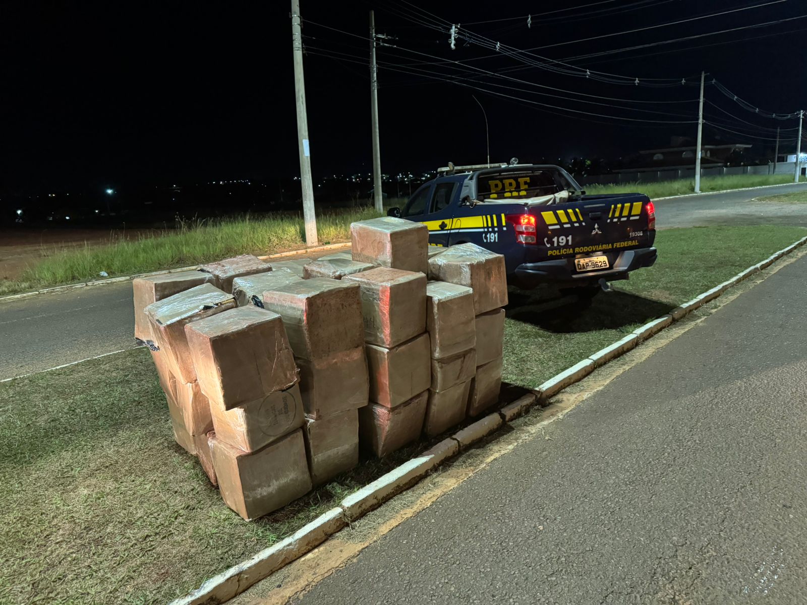 PRF apreende 2 toneladas de maconha em Paranaíba (MS)