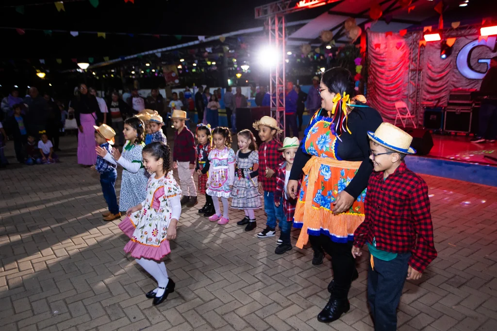 Festa Julina da Feirinha do Produtor de Castilho SP tem danças e show do Grupo do Mato que agitou mais de 4 escolas 40 Festa Julina da feirinha do produto de Castilho SP 2025 40