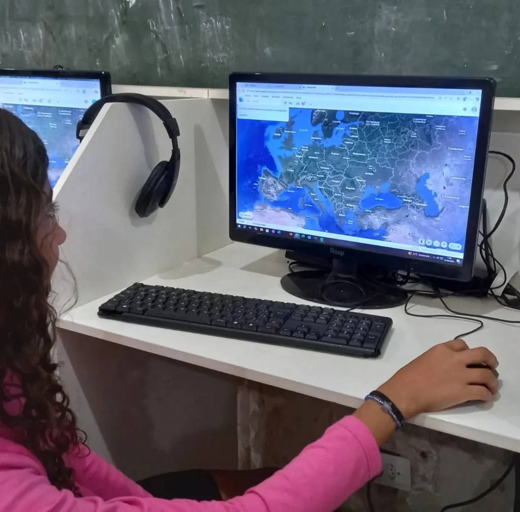 Tecnologia em Castilho: 6º ano da Escola Maria Dauria vive experiência inovadora com Google Earth 1 3aafa321 c075 49ca be2d aa7db63cf3e4