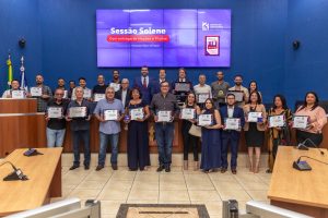 Câmara promove solenidade para entrega de títulos de cidadão e moções Câmara promove solenidade para entrega de títulos de cidadão e moções