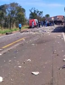Acidente na BR-262 entre Ribas do Rio Pardo e Campo Grande, envolve dois caminhões