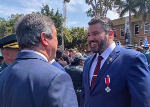 Presidente da Câmara de Três Lagoas recebe honraria da Polícia Militar de MS em solenidade estadual Presidente da Câmara de Três Lagoas recebe honraria da Polícia Militar de MS em solenidade estadual