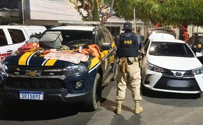 PRF APEDEVE VEÍCULO ROUBADO E ARMAS EM CURRAIS NOVOS