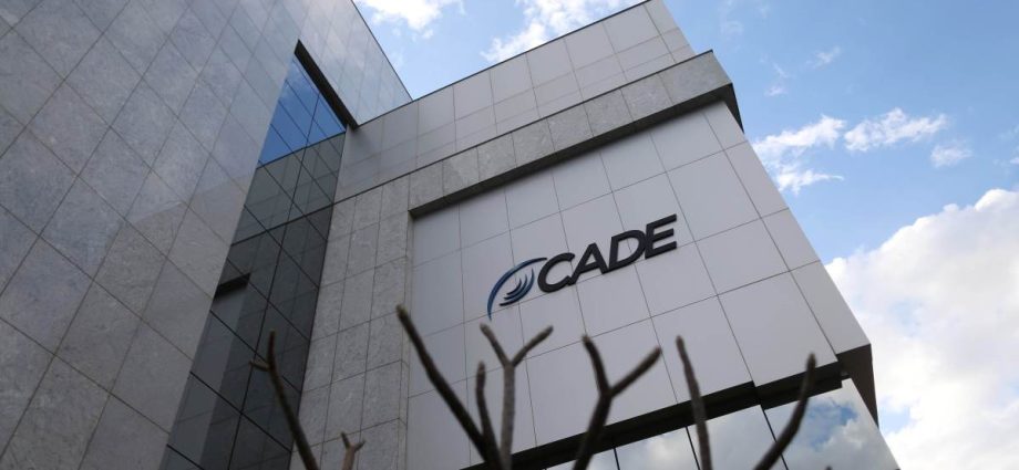 CADE ABRE INQUÉRITO CONTRA META E SUSPENDE TERMOS DO WHATSAPP