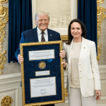 MEDALHA DO NOBEL DA PAZ: MARÍA CORINA PRESENTEA TRUMP