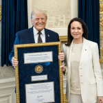 MEDALHA DO NOBEL DA PAZ: CORINA MACHADO E TRUMP