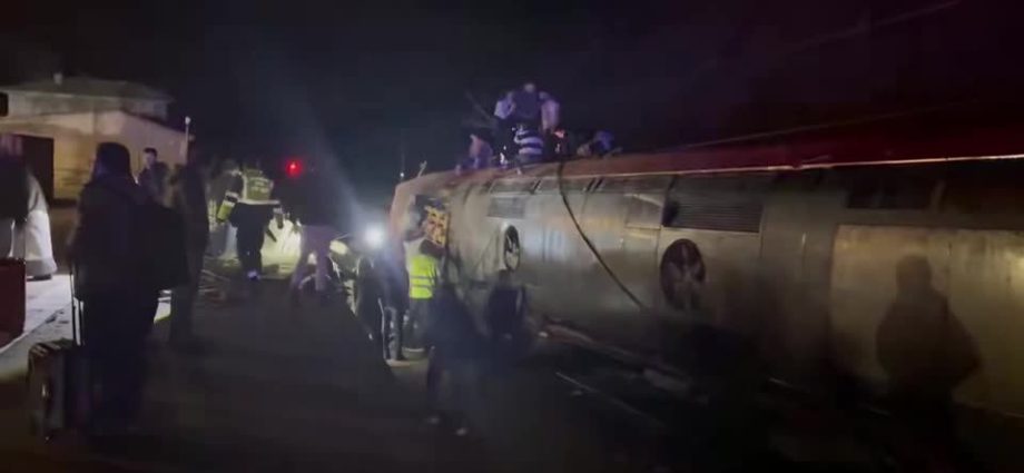 ACIDENTE DE TREM: NÚMERO DE MORTOS SOBE PARA 39