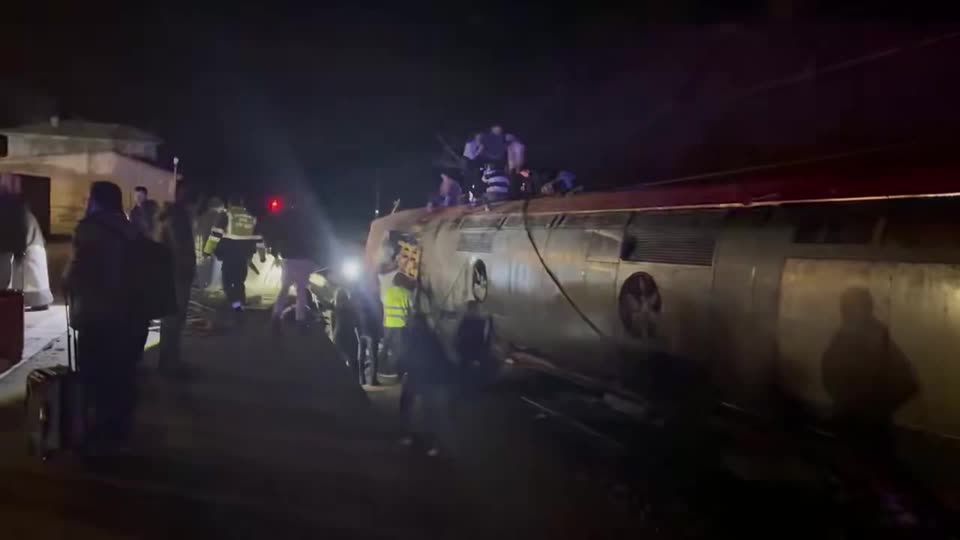 ACIDENTE DE TREM: NÚMERO DE MORTOS SOBE PARA 39