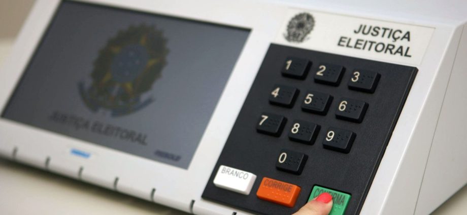 PRESIDENTE E GOVERNADORES TOMARÃO POSSE EM NOVA DATA