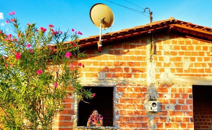 ANTENAS PARABÓLICAS: BENEFÍCIOS PARA FAMÍLIAS EM MS