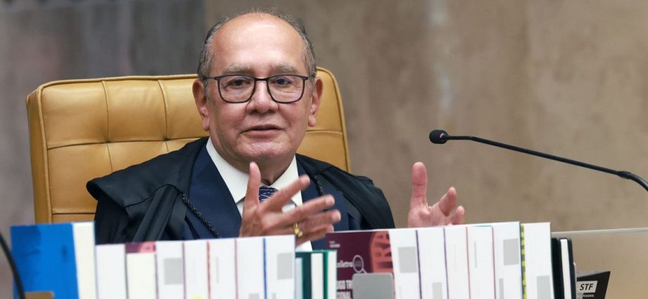 BOLSONARO: GILMAR MENDES NEGA PEDIDO DE PRISÃO DOMICILIAR