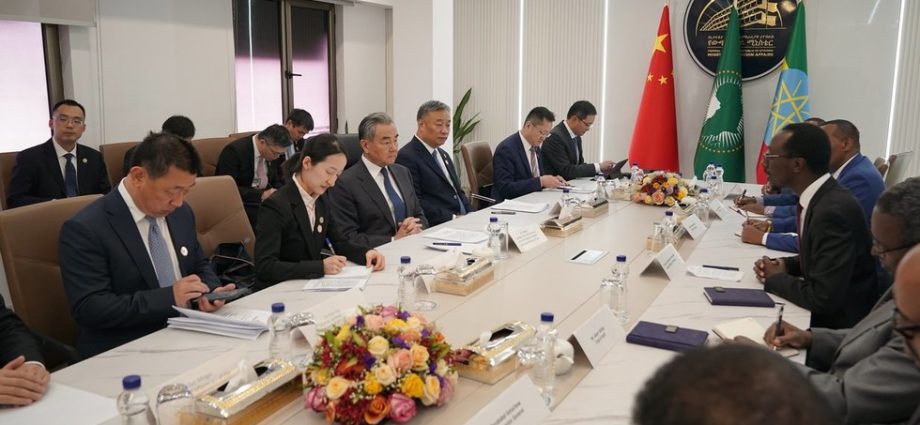 CHINA APOIA SOMÁLIA EM QUESTÃO DE SOBERANIA