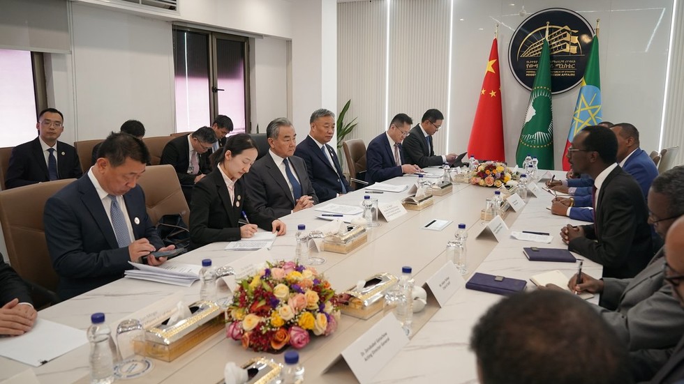 CHINA APOIA SOMÁLIA EM QUESTÃO DE SOBERANIA