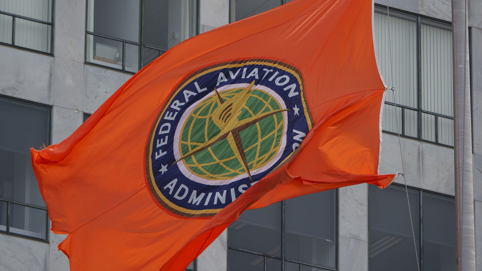 AVIAÇÃO: ALERTAS DOS EUA PARA O PACÍFICO LESTE