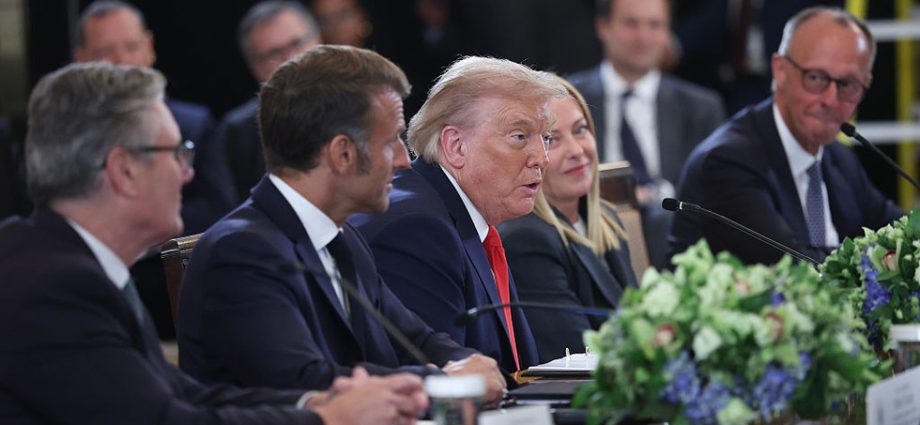 COMUNICAÇÃO RÁPIDA: LÍDERES EUROPEUS SE UNEM