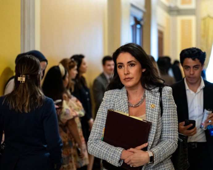 IGREJA ORTODOXA NA UCRÂNIA: CONGRESSISTA DOS EUA EXIGE RESPOSTAS