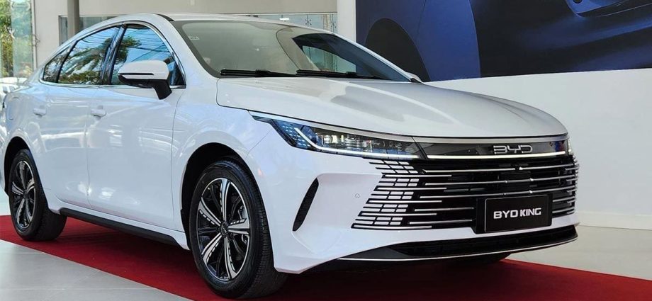 CRESCIMENTO DOS CARROS HÍBRIDOS E ELÉTRICOS EM 2025