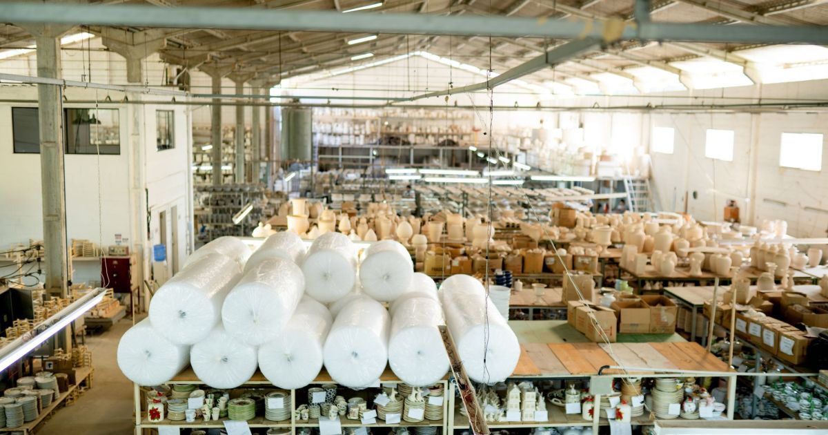 JUROS ALTOS AFETAM CRÉDITO DAS INDÚSTRIAS NO BRASIL