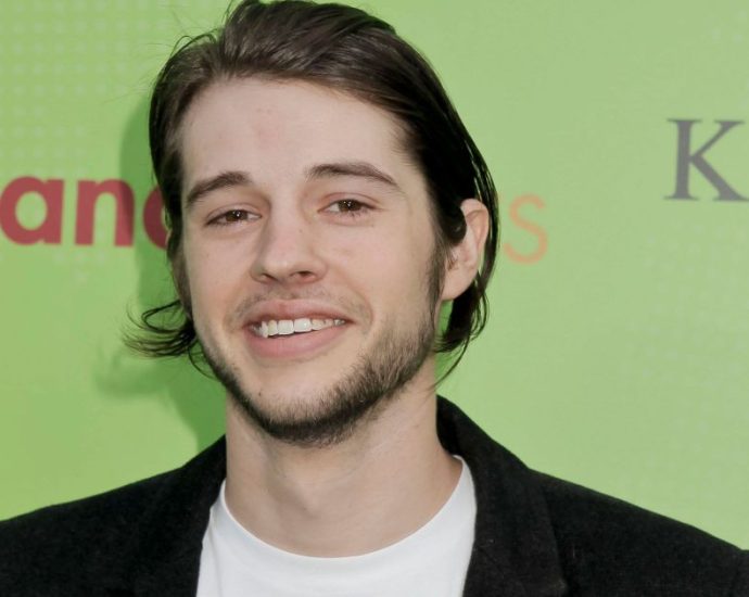 MATT PROKOP: EX-ATOR MIRIM PRESO POR ACUSAÇÕES GRAVES