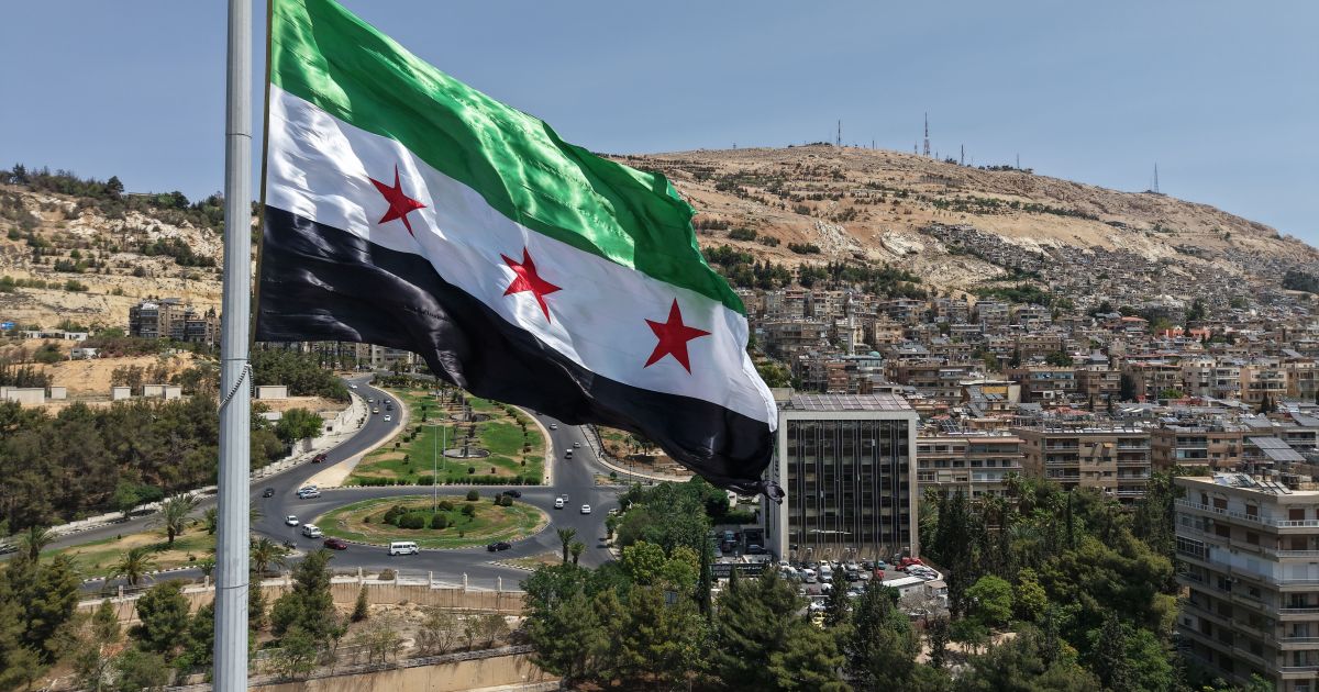 CAMPO DE PETRÓLEO DE OMAR: FORÇAS SÍRIAS TOMAM CONTROLE