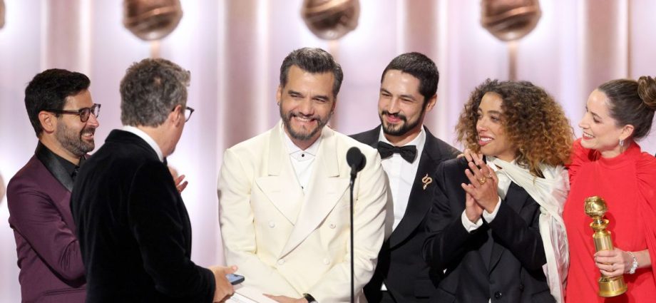 WAGNER MOURA BRILHA NO GLOBO DE OURO: VEJA REAÇÕES