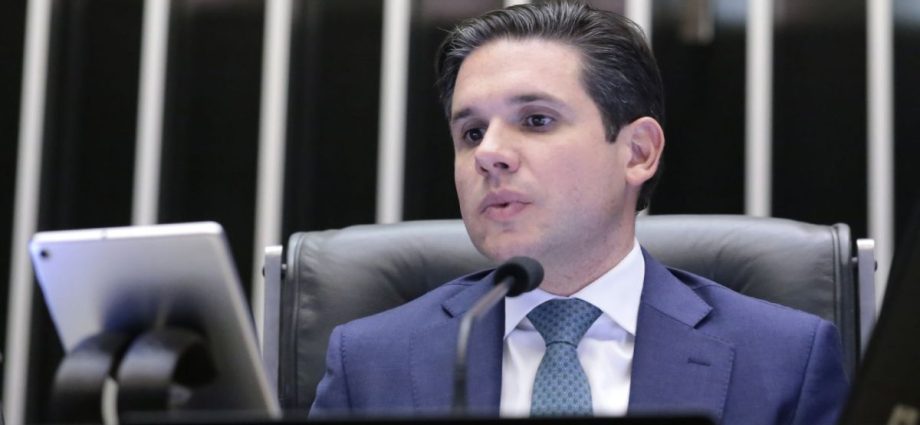 HUGO MOTTA INICIA REPROXIMAÇÃO COM LIDBERGH FARIAS