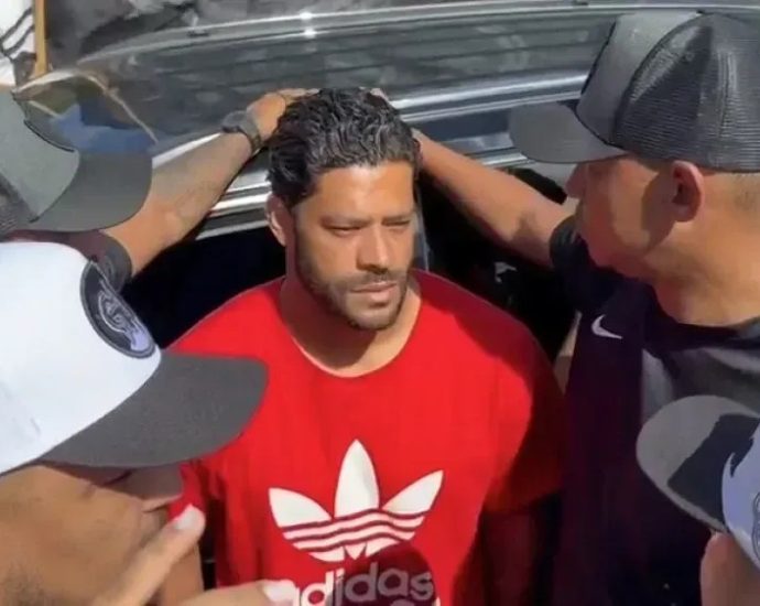 HULK FALA SOBRE SITUAÇÃO NO ATLÉTICO EM ENCONTRO COM TORCEDORES