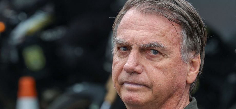 BOLSONARO NA PAPUDINHA: O QUE SE SABE SOBRE A PRISÃO