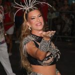 LIVRE DE PRECONCEITOS: LORE IMPROTA BRILHA NA VIRADOURO