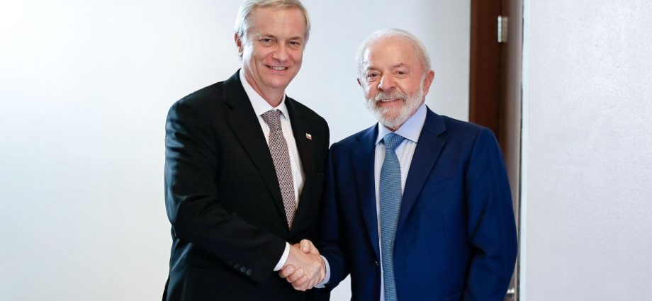 LULA CONFIRMA PRESENÇA NA POSSE DE KAST NO CHILE