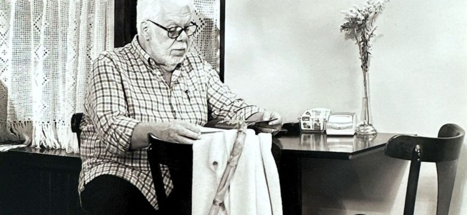 VELÓRIO DE MANOEL CARLOS: RESTRIÇÕES E HOMENAGENS