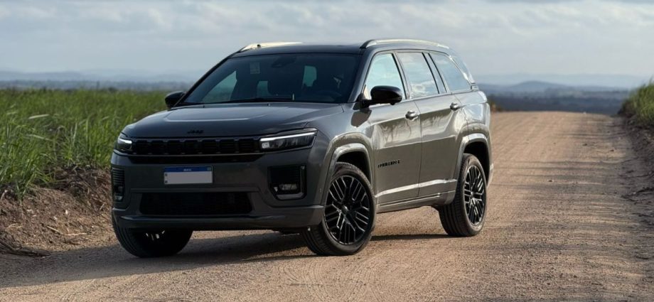 JEEP COMMANDER BLACKHAWK: CURIOSIDADES E VANTAGENS