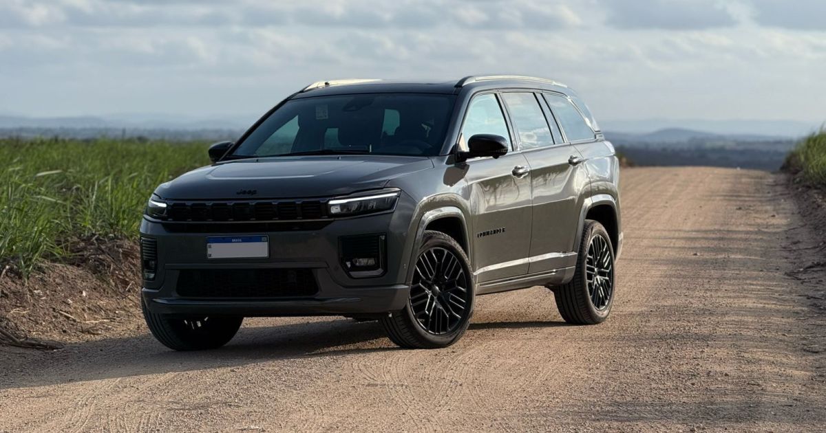 JEEP COMMANDER BLACKHAWK: CURIOSIDADES E VANTAGENS