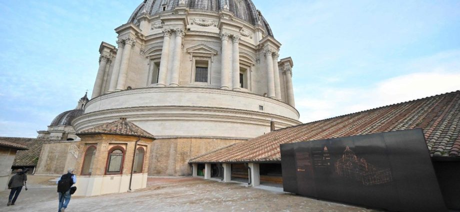 DIREITOS DOS FUNCIONÁRIOS: VATICANO MANTÉM PORTAS ABERTAS