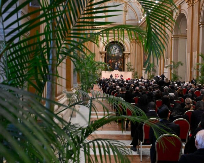 RELACIONAMENTOS DIPLOMÁTICOS DA SANTA SÉ EM FOCO