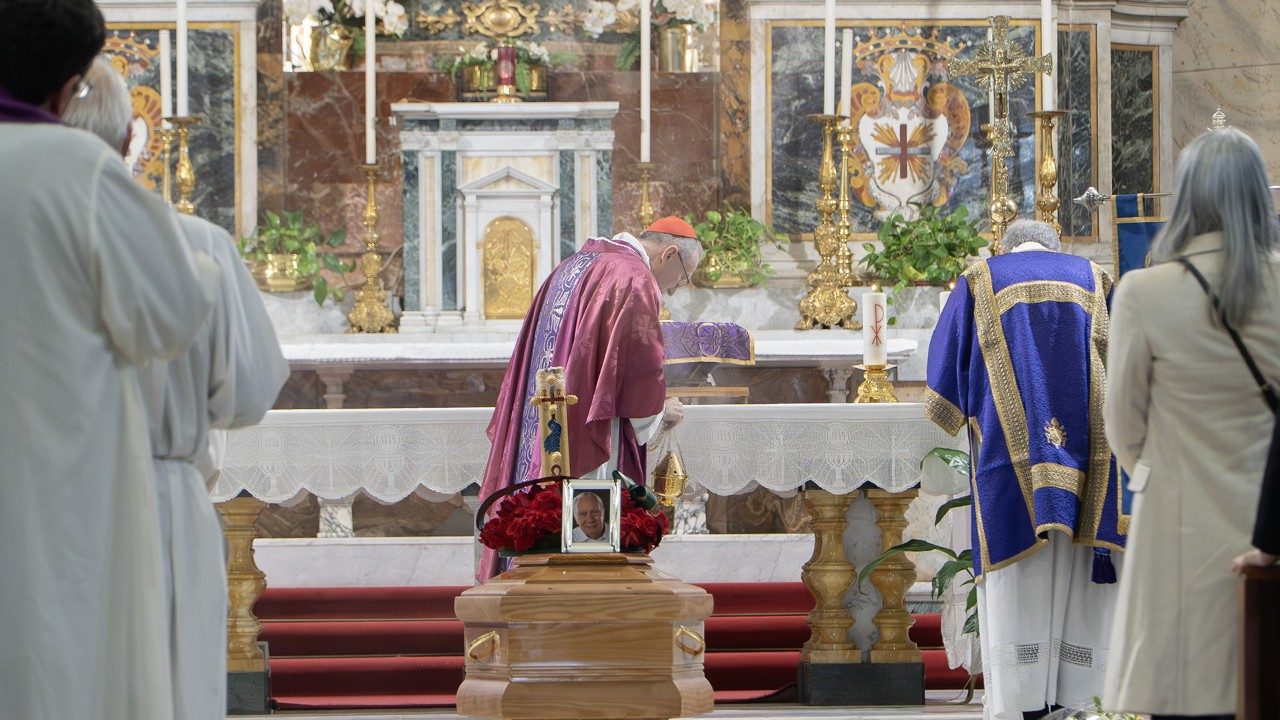 ANGEL GUGEL: UM EXEMPLO DE DEDICAÇÃO NO VATICANO