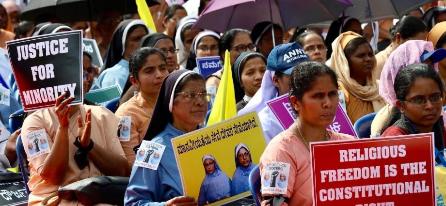 CRISTÃOS NA ÍNDIA: FRATERNIDADE E PAZ URGENTES